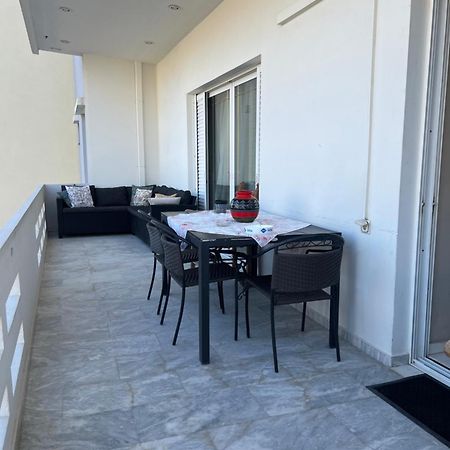 Christina_Apt Chrissi Akti Chania Exterior foto